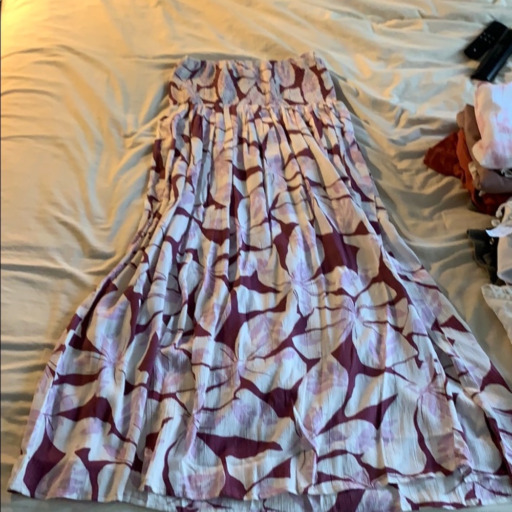 Maxi skirt with slit